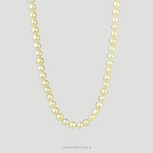 Collar de perlas con broche de oro para dama