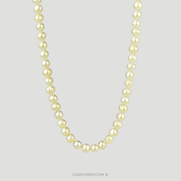 Collar de perlas con broche de oro para dama